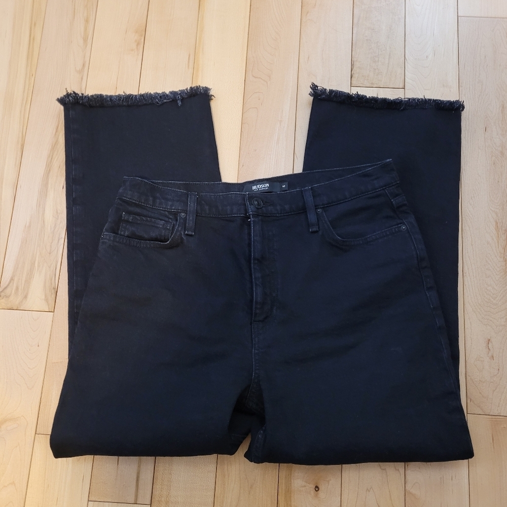 Hudson women's size 30 black cropped jeans